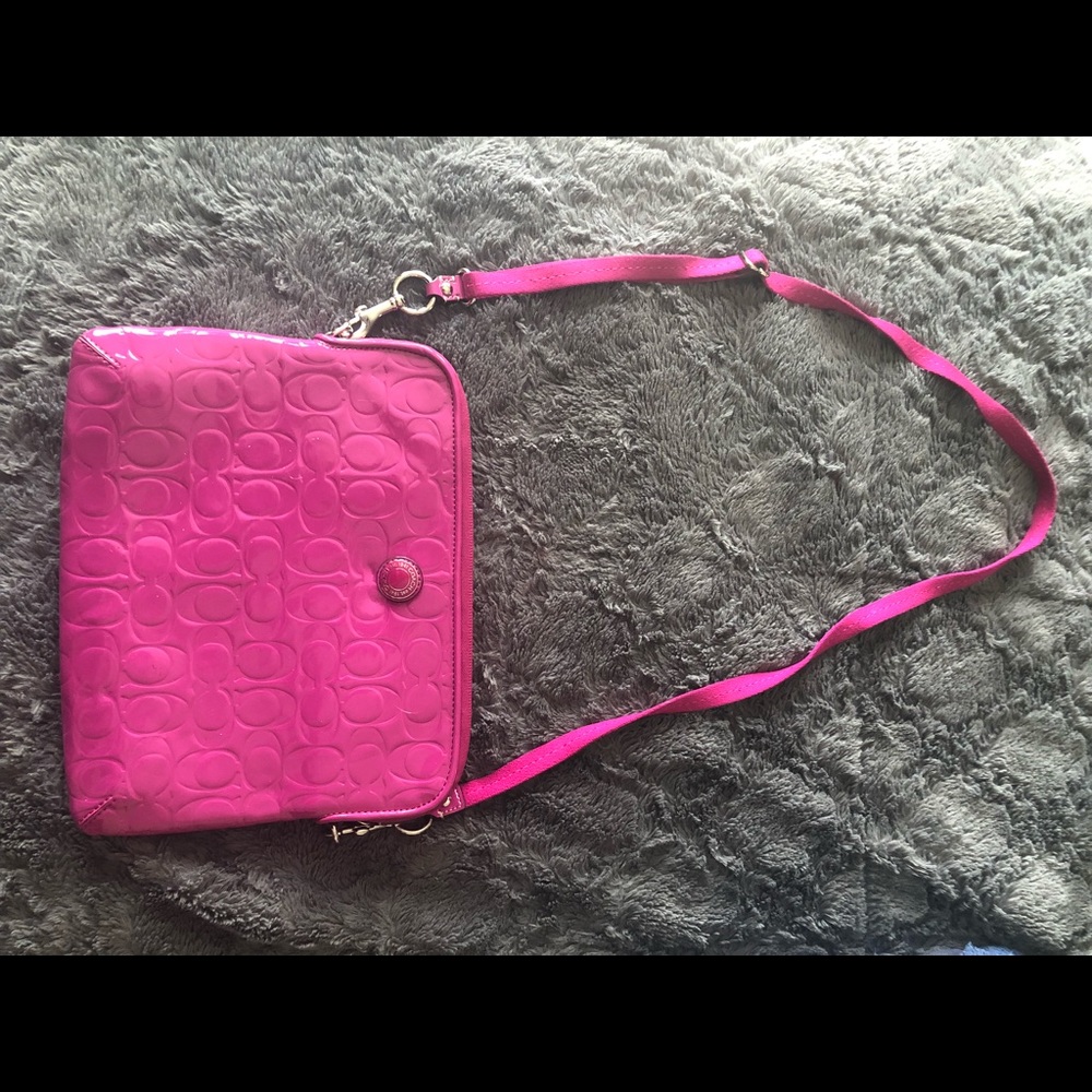 ✨Coach tablet case ✨
